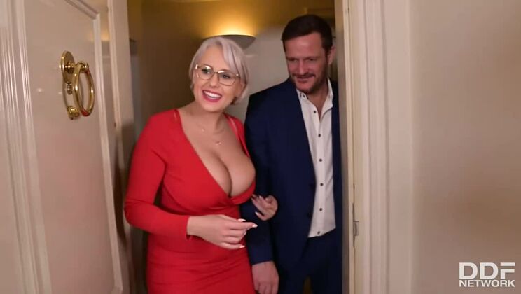 Big Cock Valentine's - Sofia & Angel Take DP & Cum