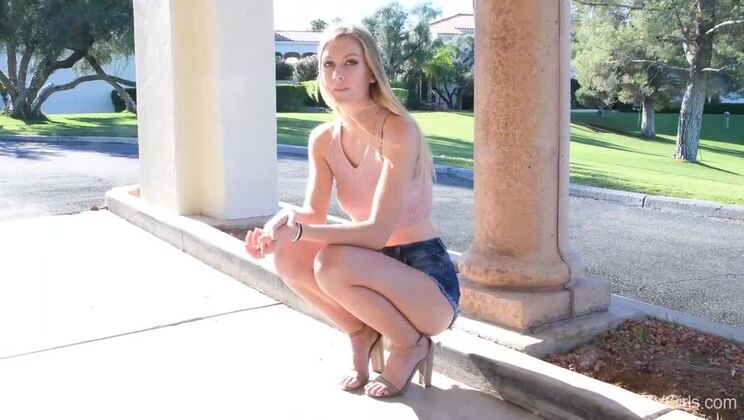 Jenni - Beautiful & Young, Squirting Hard