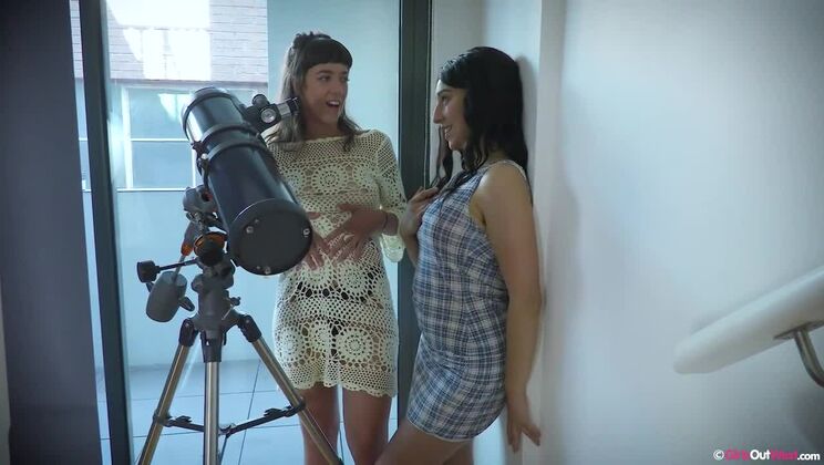 Loretta Wolf & Violet Russo – Hot Hairy Lesbian Action