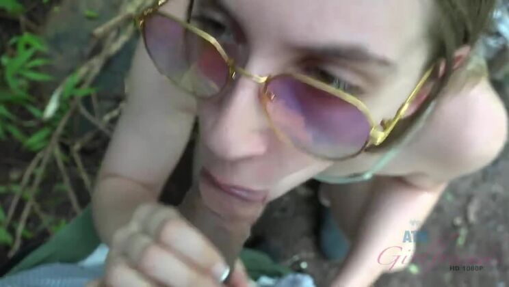 Niki Snow GF experience - outdoor sex & fingering