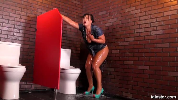 Aisha Bahadur's Big Tits Brunette Sex with Cumshot Dildo