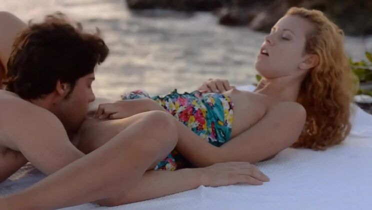 Gorgeous Carmen Gets Cumshot in Outdoor Paradise