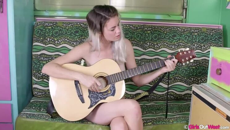 Blonde amateur Tasmyn gets hairy and horny