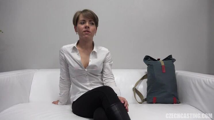 Brunette Sugar Pissing Play