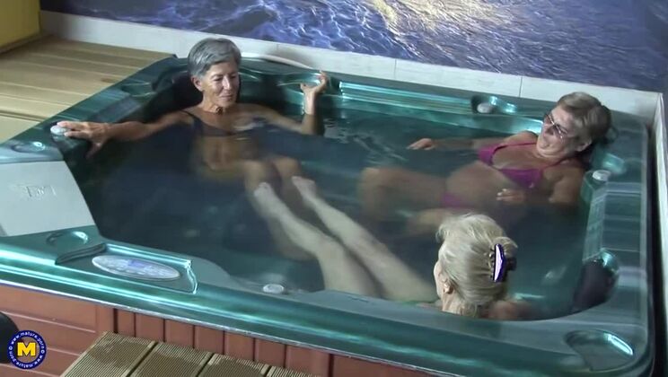 Mature Women Branka, Deisi, Yolina in Sauna