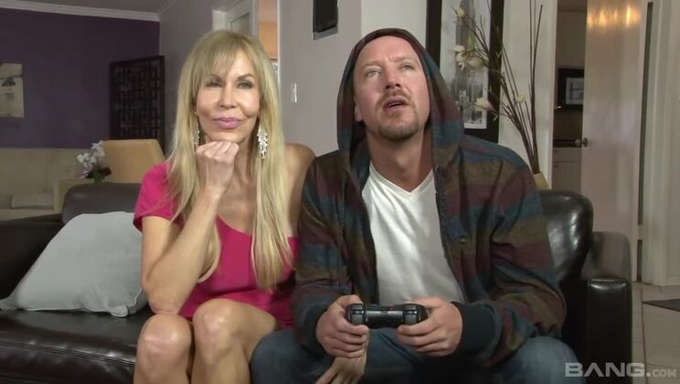 Stepdaughter's Beau Gives Erica Lauren a Big Facial Cum