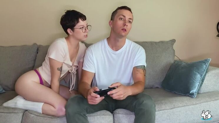 Tattooed Bambi Bluu in Amateur Blonde Sex