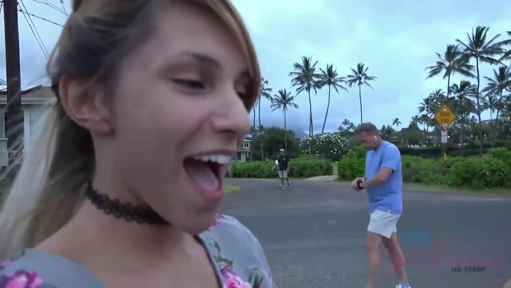 Blonde Hime Marie Takes You on a Beach Date