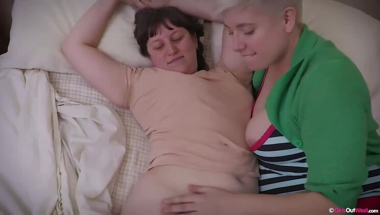 Blonde Babes Charlee & Violette Get Anal