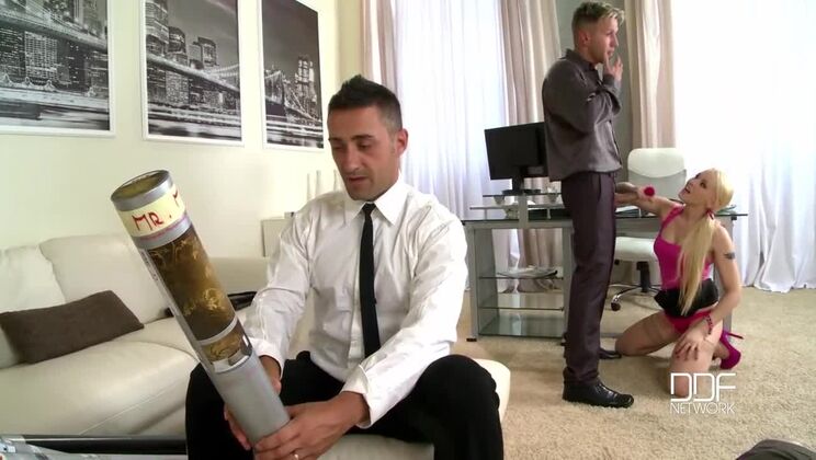 Lola Taylor's Russian Roulette Threesome