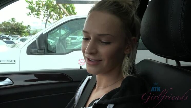 Emma Hix - Amateur Beach Fun in POV