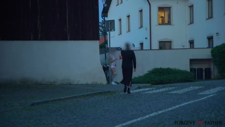 Amateur Blonde in Stockings Deepthroats a Priest