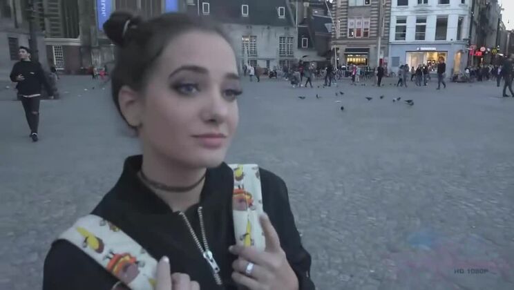 Morning Ass Grab Leads to Creampie with Gia Paige