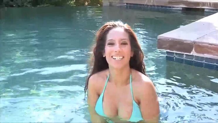 Solo Voyeur Video of a Hot Teen