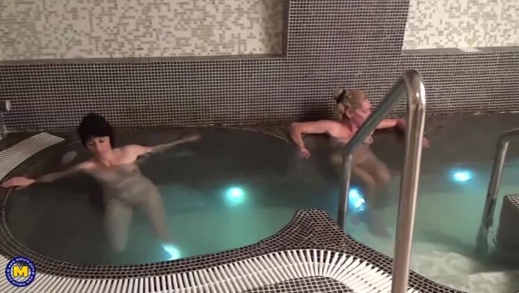 Naked Mature Ladies Enjoy Massage - Yulia, Macie, Krystine