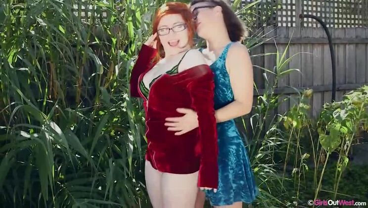 Garden Outdoor Lesbian Fun with Rosie & Panda