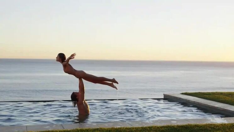 Young Jessica pleasures ballerinas with her hands