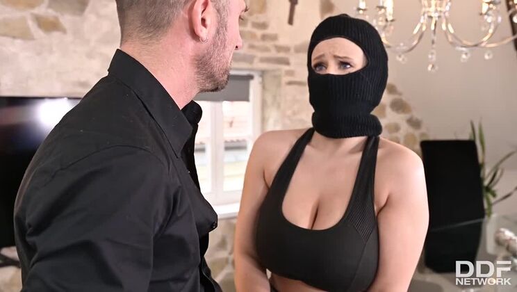 Blonde MILF Angel Wicky’s Big Ass in Action