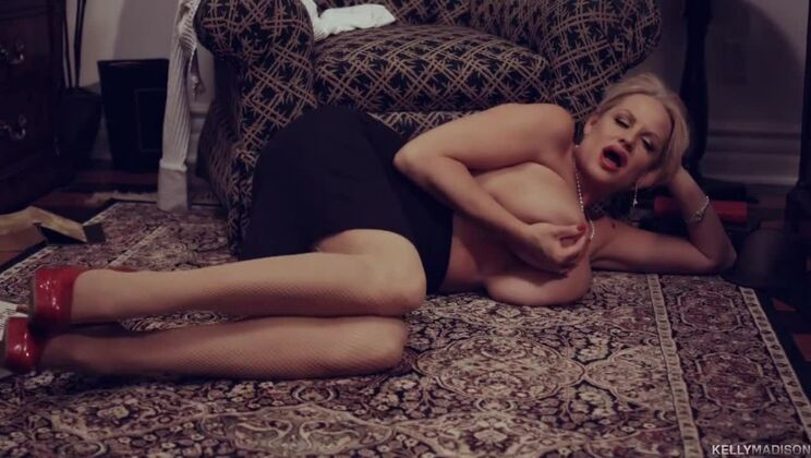 Milf Kelly Madison in Stockings