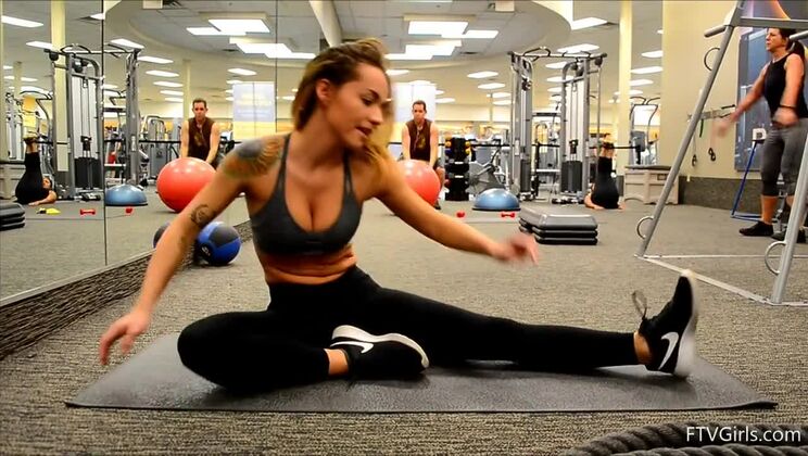 Sexy Athlete Charlotte Plays Solo - Nude Shower Fun