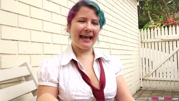 Gala & Nio Get Down and Dirty Outdoors