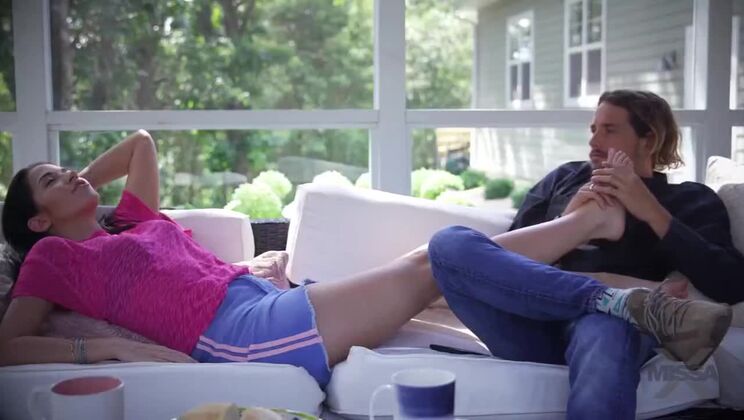 Losing Virginity with a Handjob IV