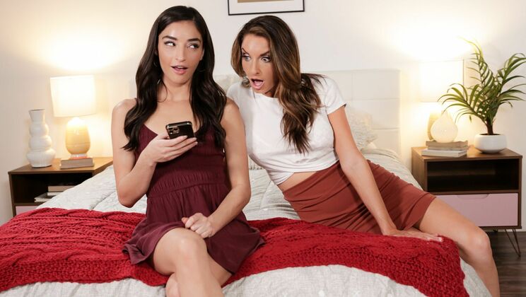 Stepdaughter and Stepmom Lesbian Seduction