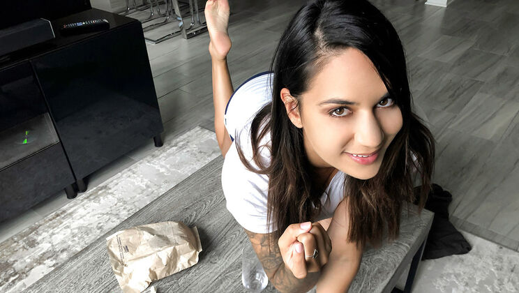 MILF Stimulation with Alexis Zara