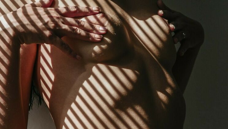 [Babes.com] - Athletic Brunette Leanne Lace Masturbates - Leanne Lace