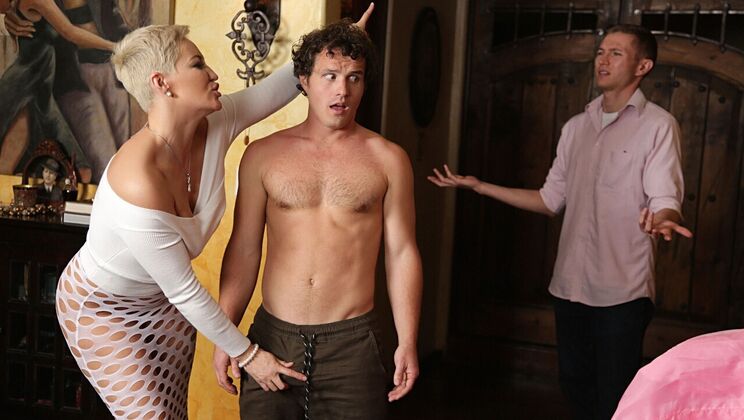 [MilfHunter] - Ryan Keely Gets Gagged - Robby Echo - Ryan Keely