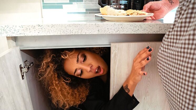 [TeensLoveHugeCocks] - Tattooed Burglar Gets Fucked in Bathroom - jmac - Xianna Hill