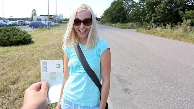 Blonde Outdoor Creampie Fucking