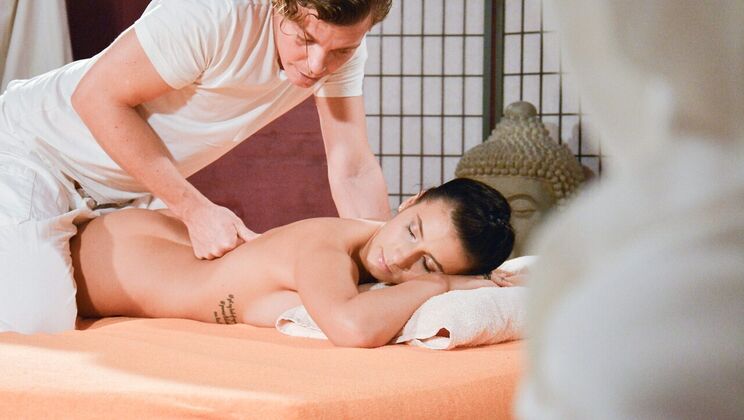 [MassageRooms] - Tattooed Athlete Enjoys Sex in All Positions - Nelly Kent - Ricky Rascal