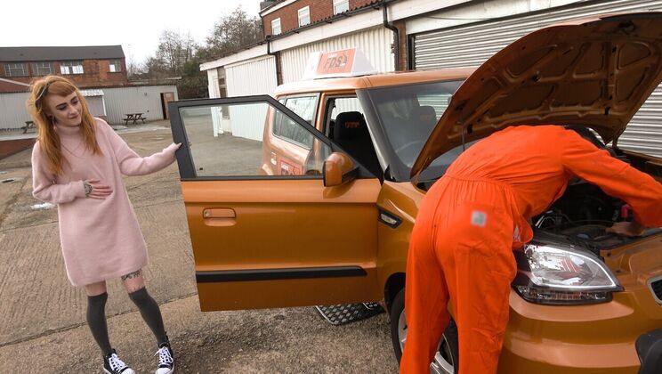 Redhead Babe Gets Fucked in Doggystyle Position