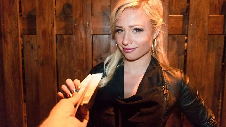 [PublicAgent] - Big Cock Thomas Hyka Fucks Gabi Gold in Standing Doggystyle - Thomas Hyka - Gabi Gold