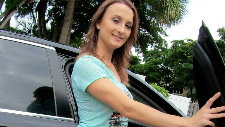 Cutie from Indiana Gets Banged