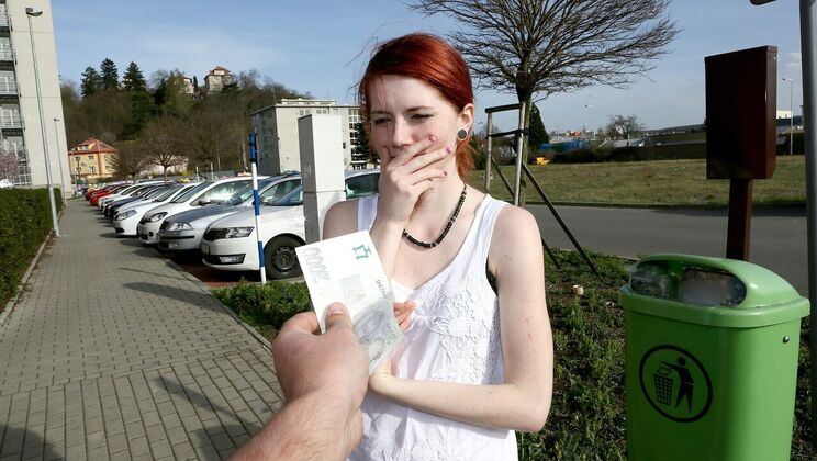 Cash Lures Her into Fucking Stranger Doggystyle