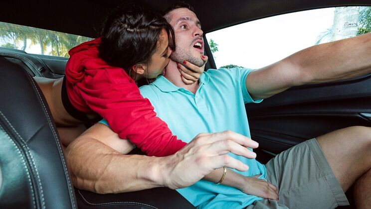 [MonsterCurves] - Driver with Bubble Butt Gets Nass - Luna Star - Duncan Saint