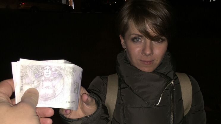 Public Place Encounter: Short Hair Girl Deepthroat