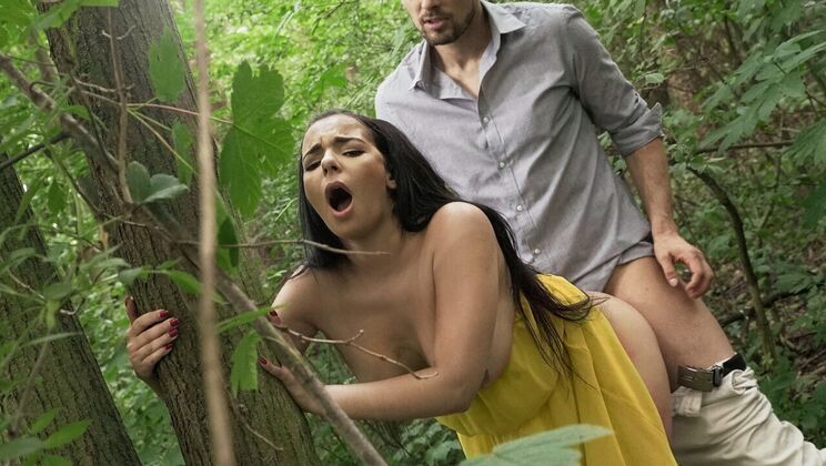 Enhanced Body Outdoor Sex with High Heels