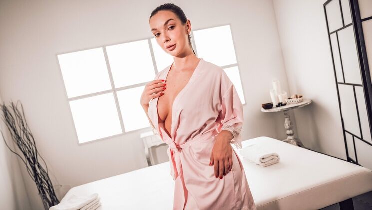 [MassageRooms] - Skinny European in Massage Room Blowjob - Sam Bourne - Lady Gang