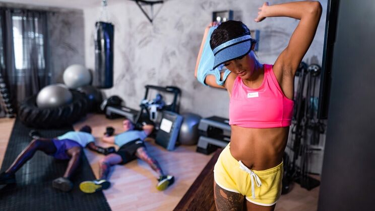 [FitnessRooms] - Teen gets double blowjob and facial from two guys - Max Dior - Eddy Blackone - Capri Lmonde