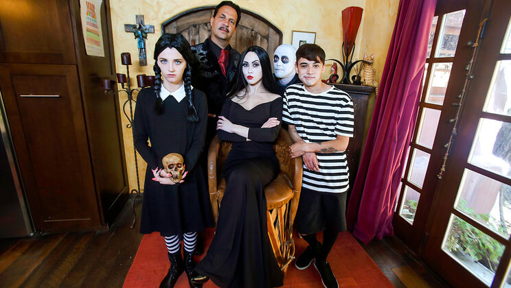 [FamilyStrokes] - Addams Family Porn Night - Eric John - Dick Chibbles - Audrey Noir - Kate Bloom