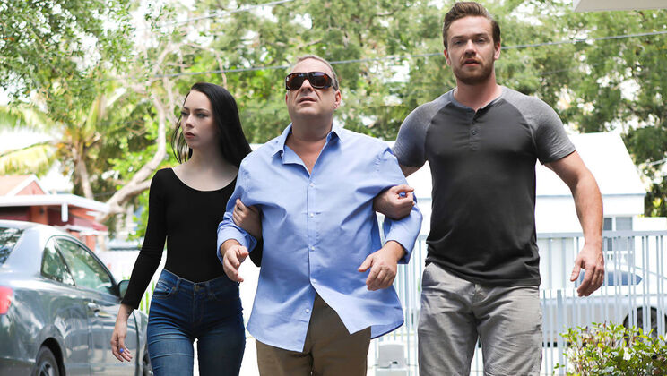 The Alluring Scent of My Stepsister