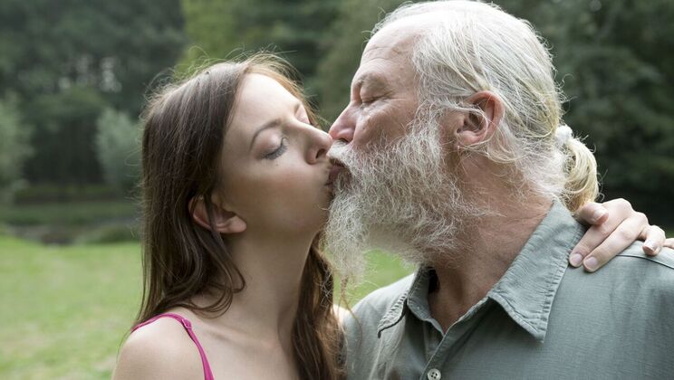 [Oldje] - Blowjob, Handjob, and Cumshot with Rebecca Ruby - Rebecca Ruby - Bruno