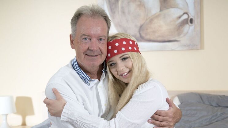 [Oldje] - Petite Blonde Anna Ray Licks Balls and Gives Blowjob - Boris - Anna Ray