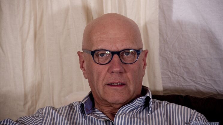 Nisha and Hugo's Old and Young Foot Fun