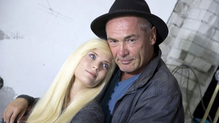 [Oldje] - Candee Licious Gives Amazing Blowjob and Handjob