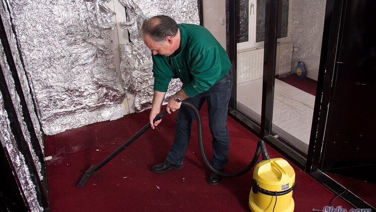 [Oldje] - Cum Swallowing Housekeeper - Linda Sweet - Erick