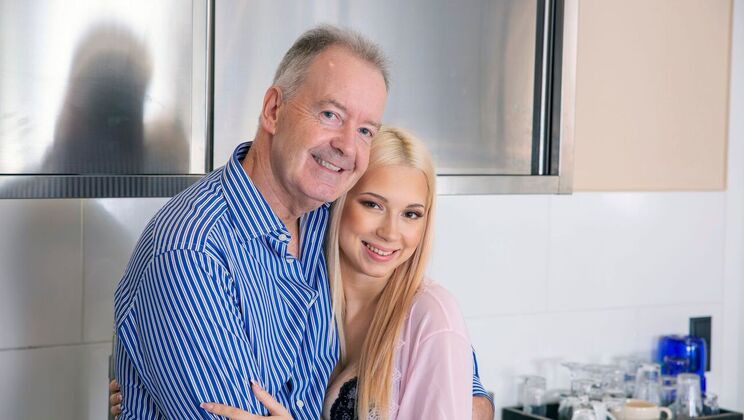 [Oldje] - Boris Fucks Roxy Risingstar in Doggystyle - Boris - Roxy Risingstar